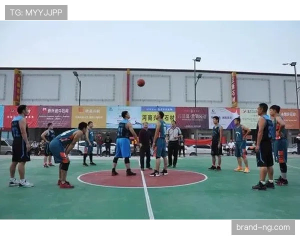 篮球比赛中裁判如何进行裁判协商判罚流程？详解争议球的处理步骤
