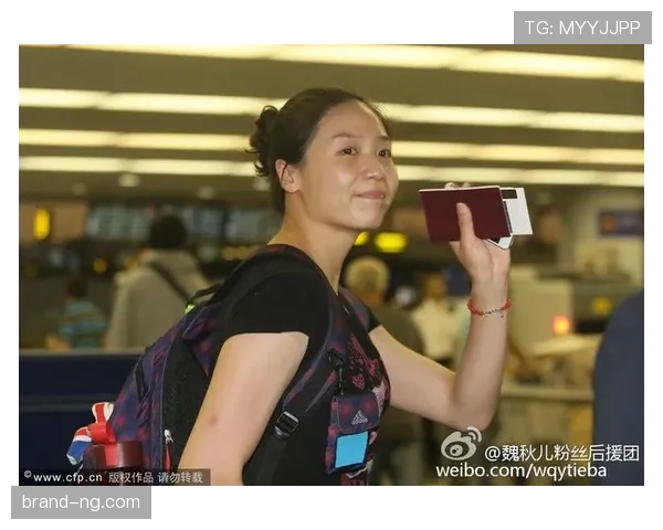 魏秋月还真是,赛场上铁血女将,私底下居然偷偷迷上了奢侈品牌包包? 魏秋月还真是,赛场上铁血女将,私底下居然偷偷迷上了奢侈品牌包包?